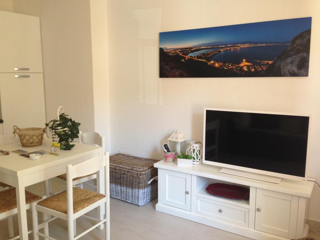 Car'Loft Beachside Κάλιαρι Δωμάτιο φωτογραφία