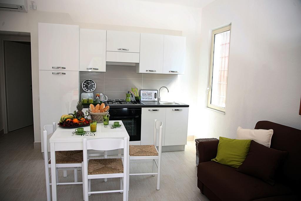 Car'Loft Beachside Κάλιαρι Δωμάτιο φωτογραφία